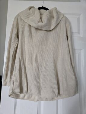 Tahari Cream Merino Wool Knit Sweater